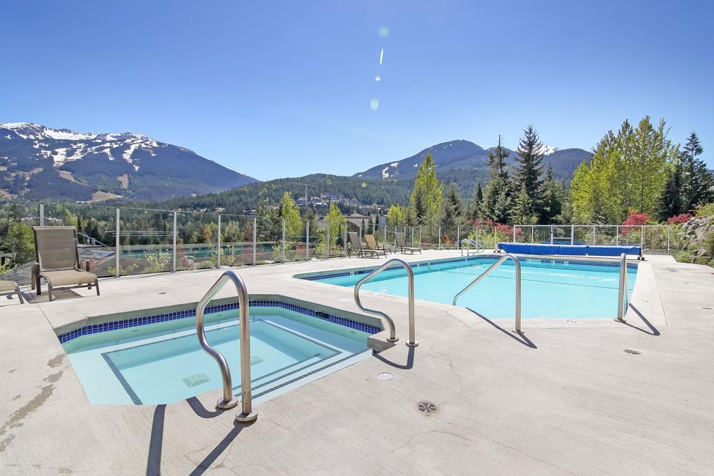 The Ironwood On Blueberry Hill Apartman Whistler Kültér fotó