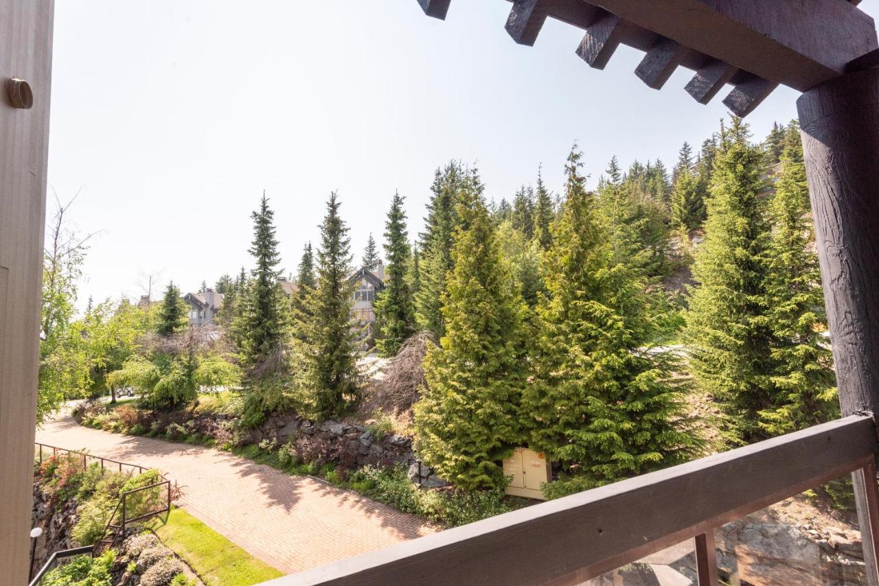 The Ironwood On Blueberry Hill Apartman Whistler Kültér fotó